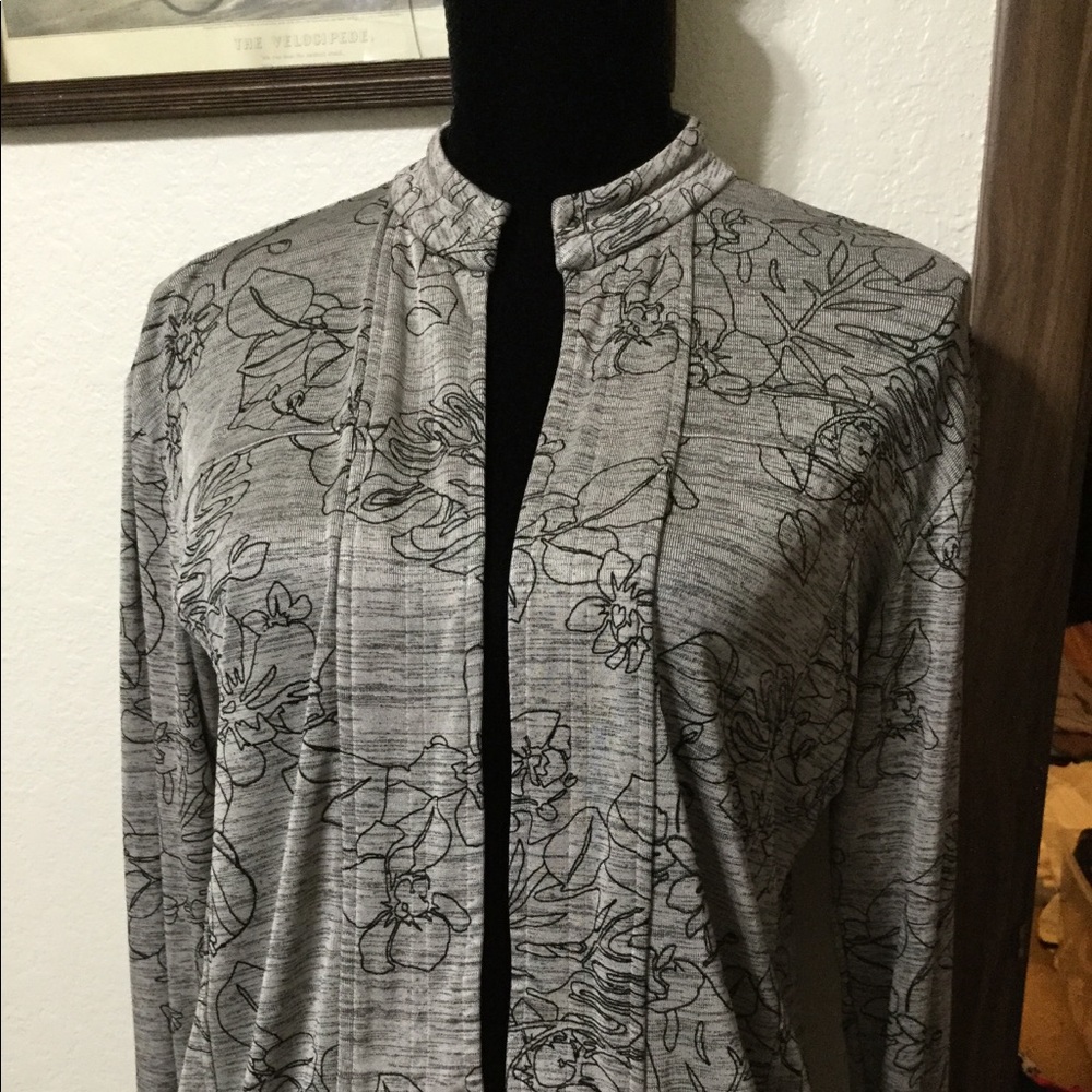 Chico’s Traveller’s jacket. Beautiful! In size 0.